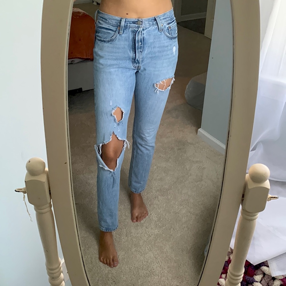 Levi ripped jeans